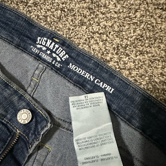 Levi’s modern capri - Picture 3 of 3